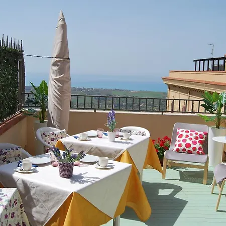 Alojamento de Acomodação e Pequeno-almoço La Finestra Sulla Valle 4*