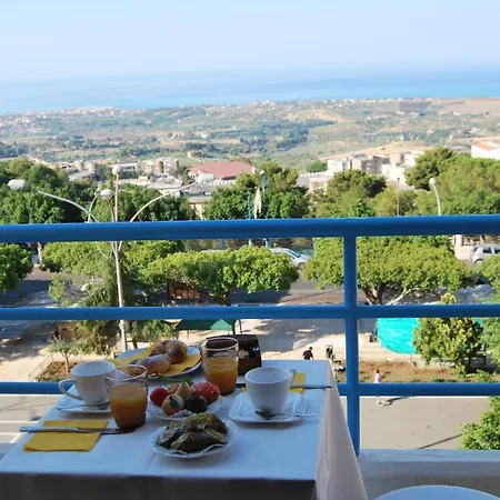 Couette-café La Finestra Sulla Valle 4*
