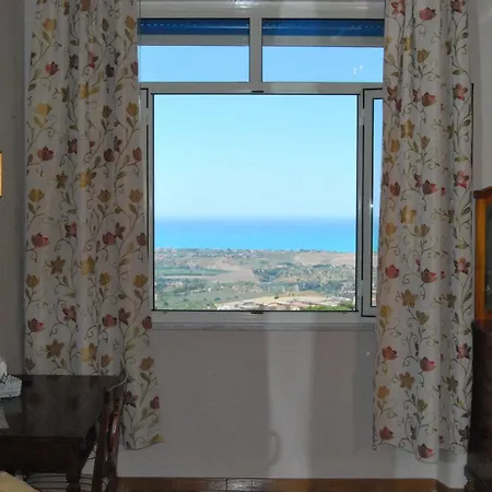La Finestra Sulla Valle Bed and breakfast 3*