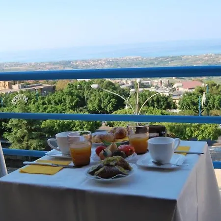 La Finestra Sulla Valle Bed & Breakfast 4*