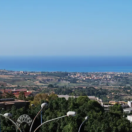 Bed & Breakfast La Finestra Sulla Valle 4*