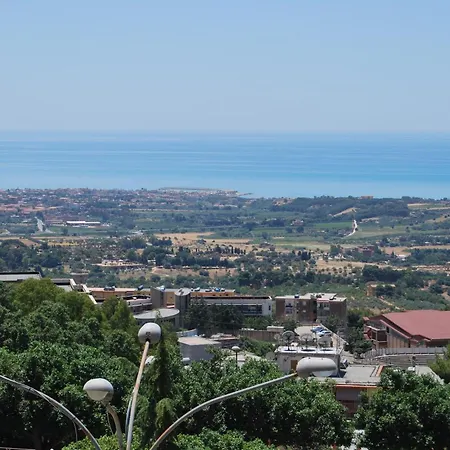 Oda ve Kahvaltı La Finestra Sulla Valle